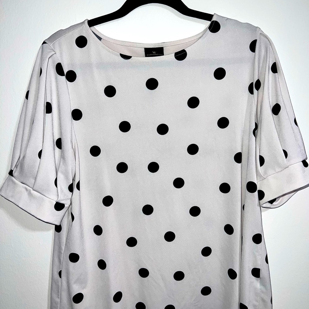 Worthington size Large short balloon sleeve top.